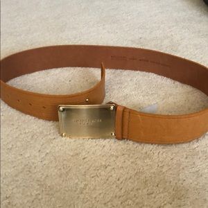 MK belt Luggage color